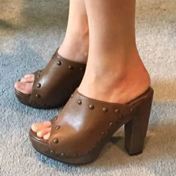 Stuart Weitzman Womens Sequoia Leather Studded Peep Toe Brown Clog Sandals 7