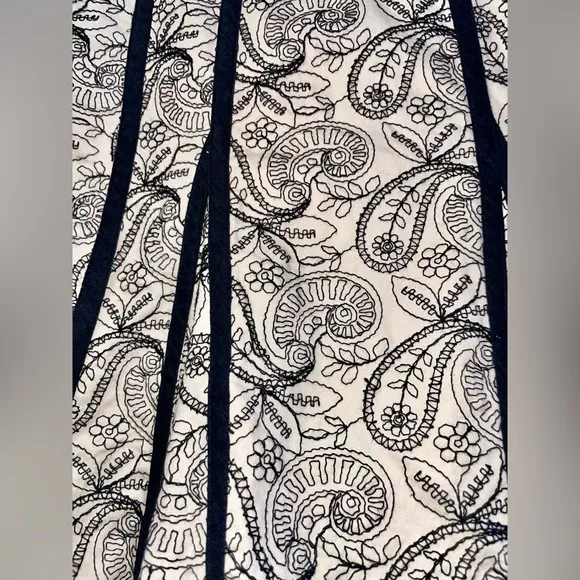 Stunning Anthropologie Nanette Lepore Cream/Black Embroidered A-Line Skirt‎ 2