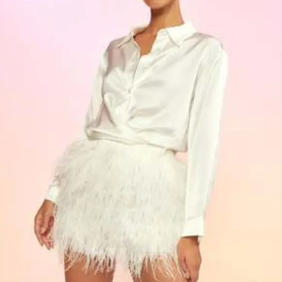 💥STUNNING💥Fluffy Feather Mini Skirt in In Soft Ivory