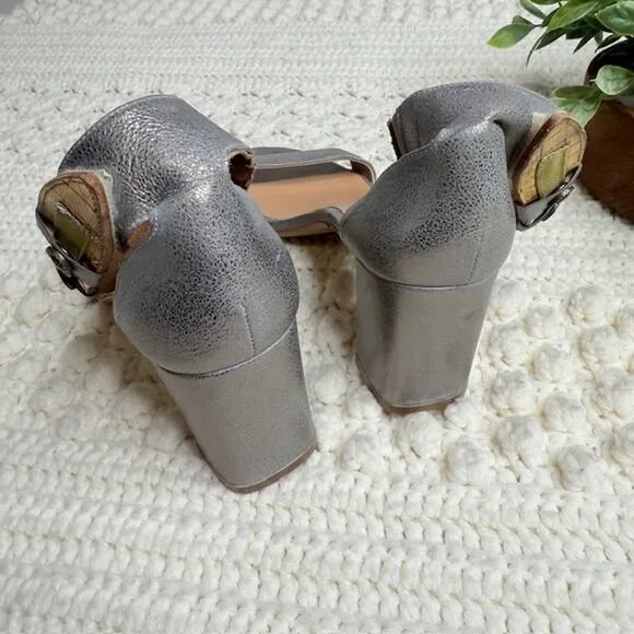 SUNDANCE Women's 40 Twilight Zephyr Ankle Strap Heeled Sandals Metallic Spain