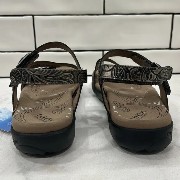 Taos Footwear Women's Beauty Light Gold Emboss Comfortable Sandals Size 9