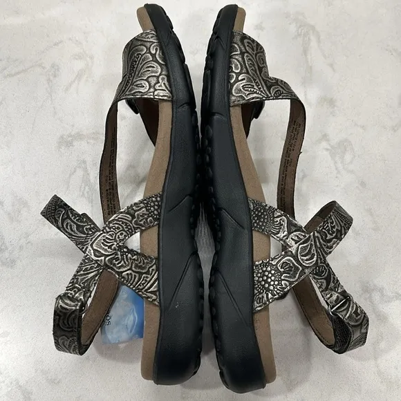 Taos Footwear Women's Beauty Light Gold Emboss Comfortable Sandals Size 9