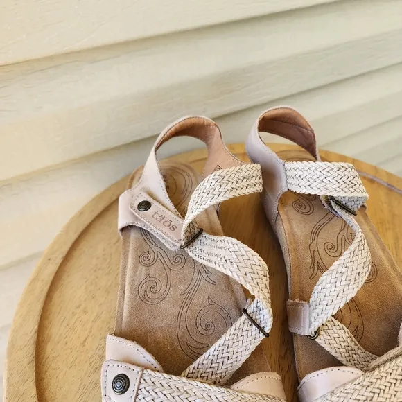 Taos Trulie Stone sandals women's size 12