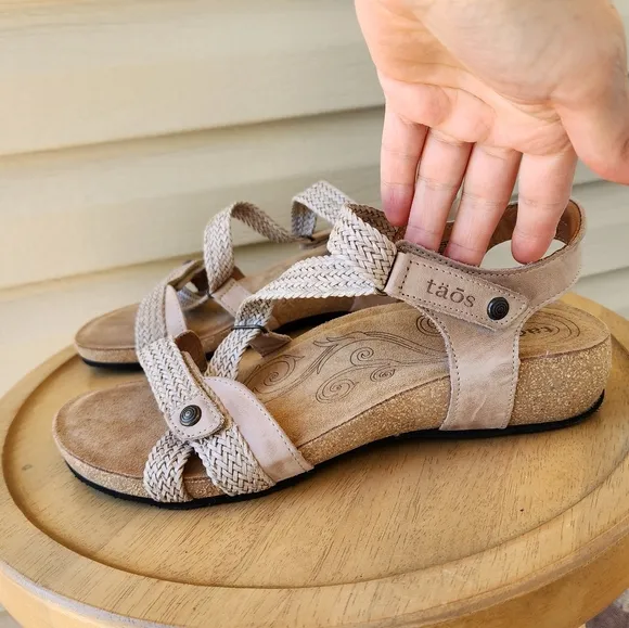 Taos Trulie Stone sandals women's size 12