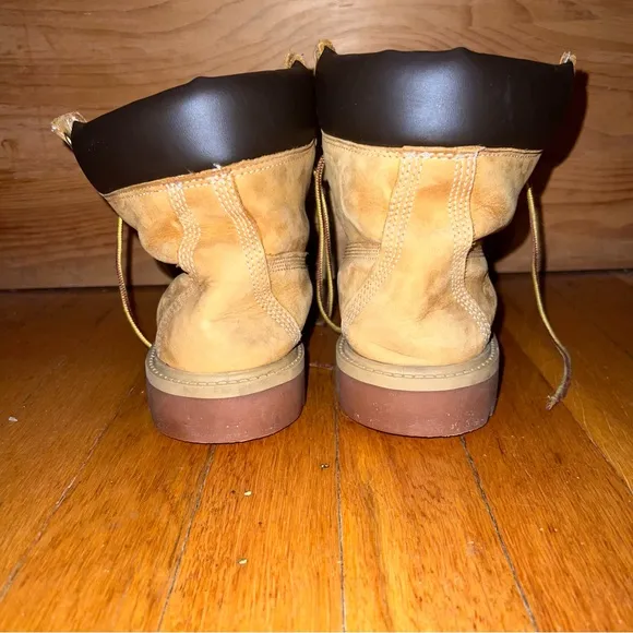 Timberland 6&quot; Classic Junior Work Boot. Great condition