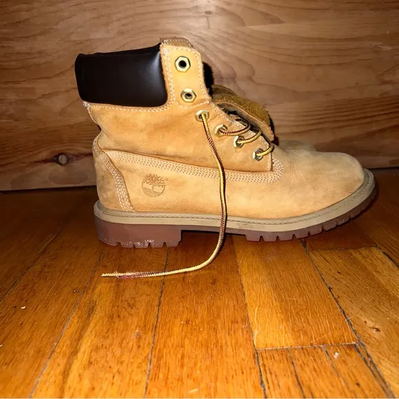 Timberland 6&quot; Classic Junior Work Boot. Great condition