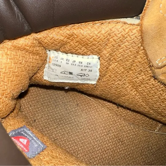 Timberland 6&quot; Classic Junior Work Boot. Great condition