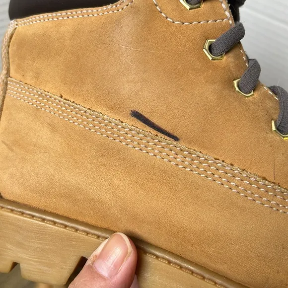 Timberland Classic Boot Tan Leather Boots Size 6