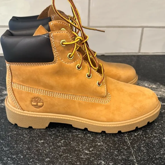 Timberland Junior Classic 6-Inch Waterproof Boots size 4.5 NEW