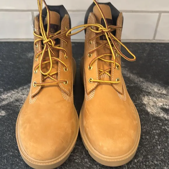 Timberland Junior Classic 6-Inch Waterproof Boots size 4.5 NEW