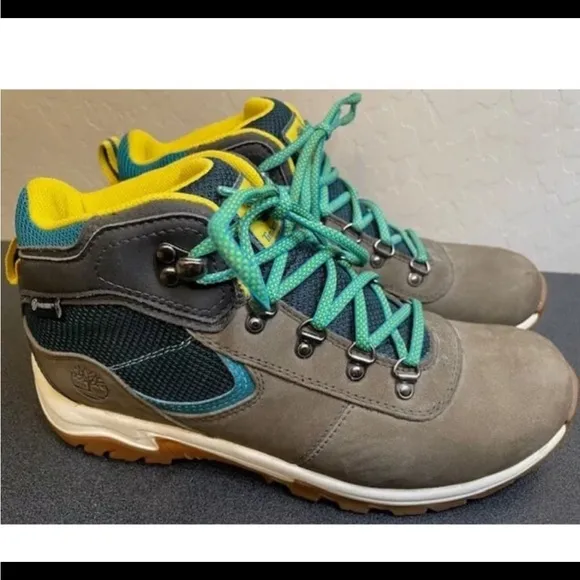 Timberland. Woman's MTMadden Sz 8.5 Timber  Waterproof Hiker/ Streetwear Boot
