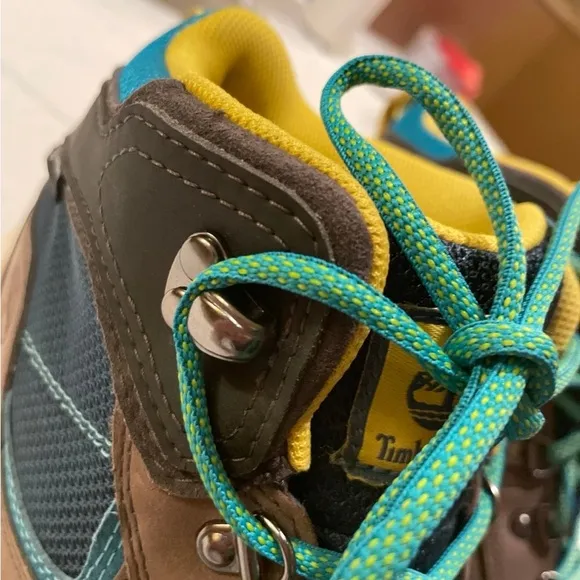 Timberland. Woman's MTMadden Sz 8.5 Timber  Waterproof Hiker/ Streetwear Boot