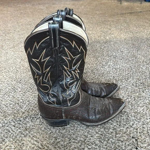 Tony Lama Men’s 9.5 Vintage Cowboy Western Caribou Leather Pointed Toe Boot