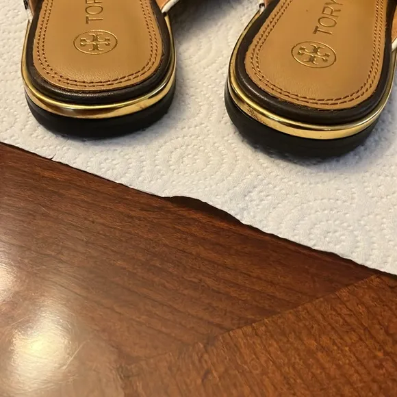 TORY BURCH DELANEY ANIMAL PRINT SANDALS. SIZE 7.5. WORN TWICE. NICE SHOE!  EUC