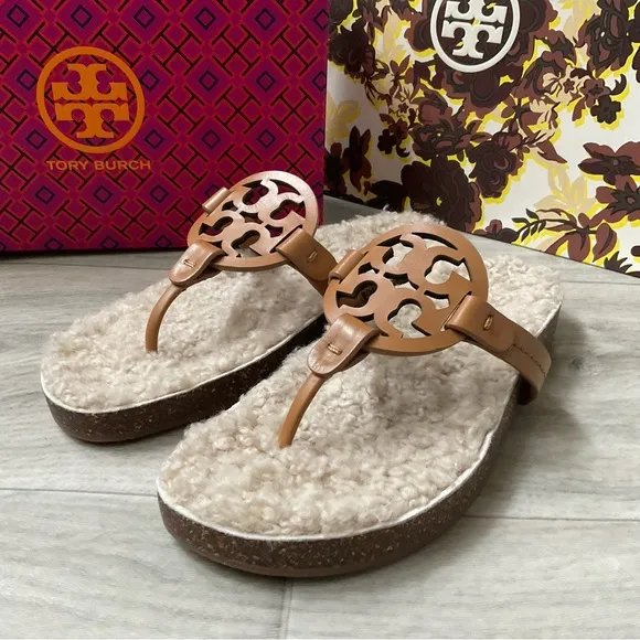 Tory Burch Genuine Shearling, Leather Logo Emblem Slide Thong Sandals Si…