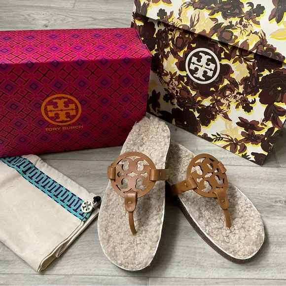 Tory Burch Genuine Shearling, Leather Logo Emblem Slide Thong Sandals Si…