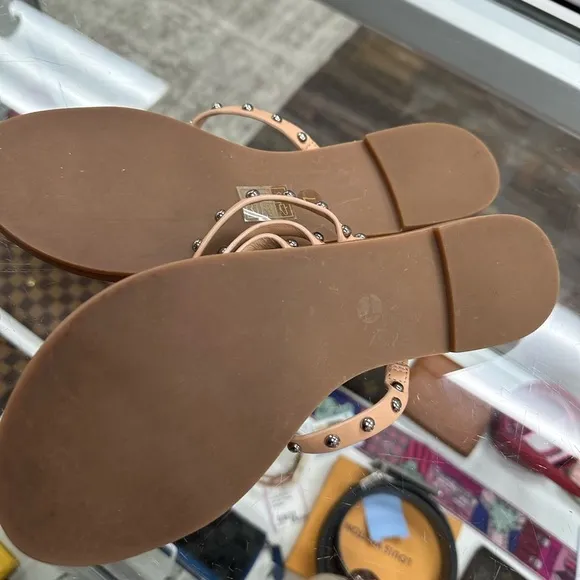 Tory Burch Leather Studded Accent Tan Sandals Women’ 7 NWOT
