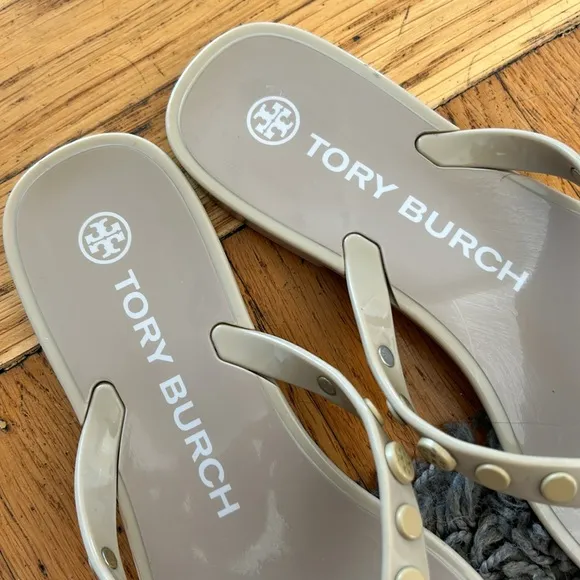 Tory Burch Studded Jelly Sandals in Dromedary Size 5