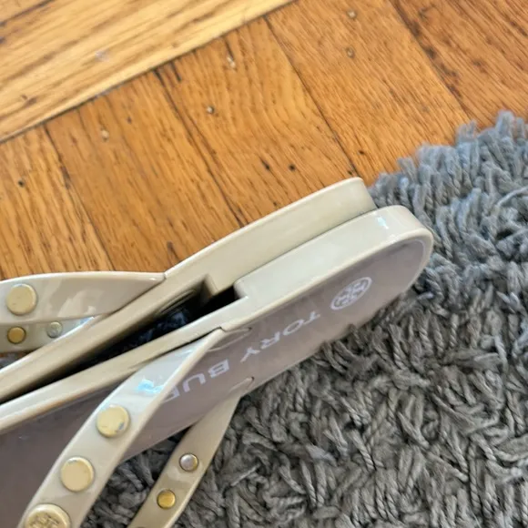Tory Burch Studded Jelly Sandals in Dromedary Size 5
