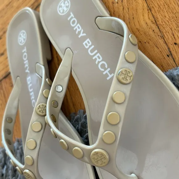 Tory Burch Studded Jelly Sandals in Dromedary Size 5
