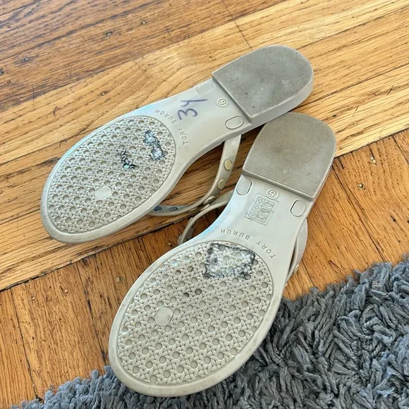 Tory Burch Studded Jelly Sandals in Dromedary Size 5