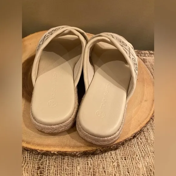Tory Burch T Logo Monogram Neutral Cream Crisscross Espadrille Sandals 8.5 New