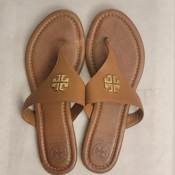 Tory Burch Womens 7M Metal Logo Tan Embossed Leather Thongs Sandals