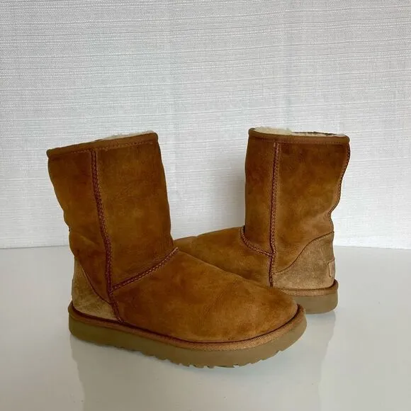 UGG 1016223 Classic Short II Chestnut Boots Sz 7