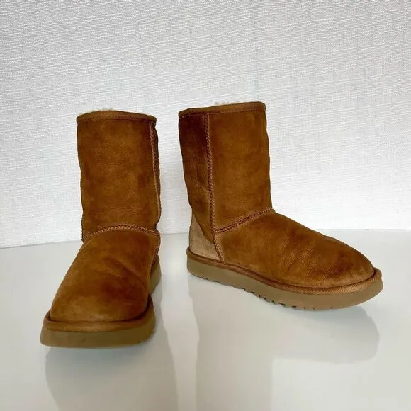UGG 1016223 Classic Short II Chestnut Boots Sz 7