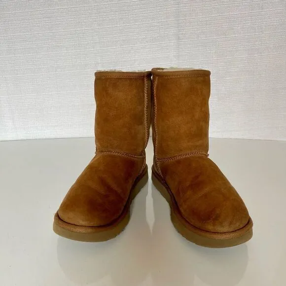 UGG 1016223 Classic Short II Chestnut Boots Sz 7