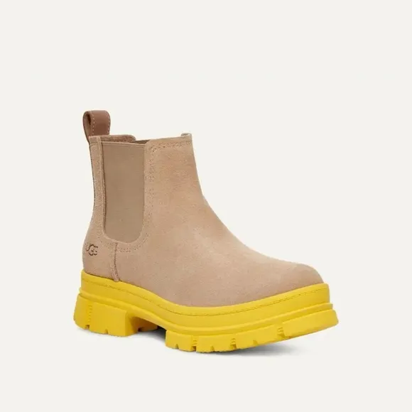 UGG ASHTON CHELSEA BOOTS