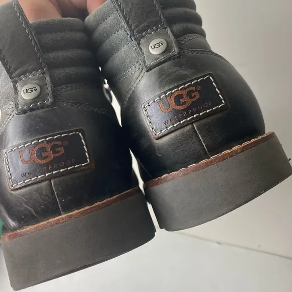 UGG AUSTRALIA CAPULIN LEATHER WATERPROOF BOOTS 1001584 VIBRAM SOLES SIZE 9