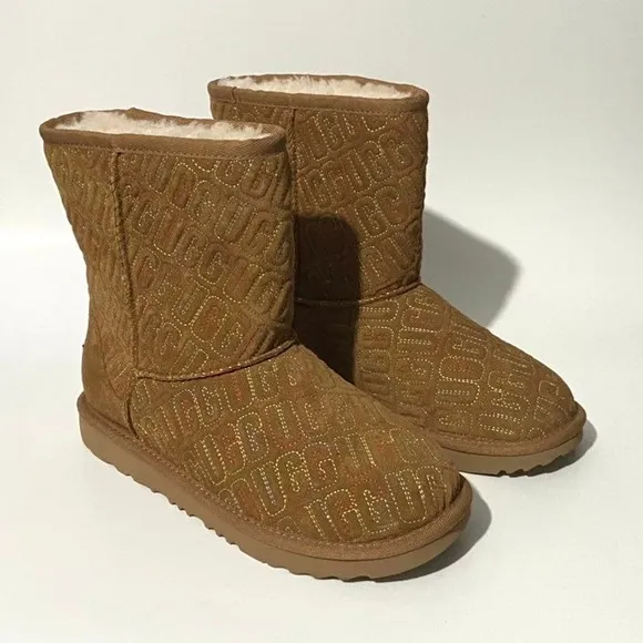 UGG Australia Classic II Boots Booties Brown New Youth Size 4 Women's 6