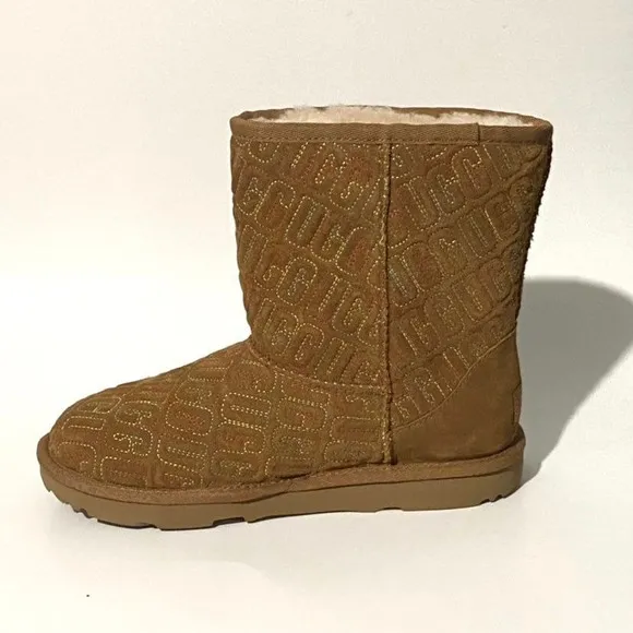 UGG Australia Classic II Boots Booties Brown New Youth Size 4 Women's 6