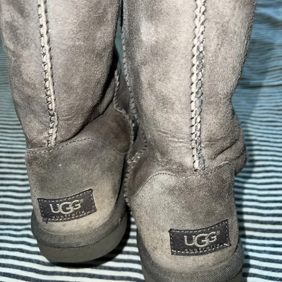UGG Australia Gray Suede 5815 Classic Tall Boots size 8 Uggs
