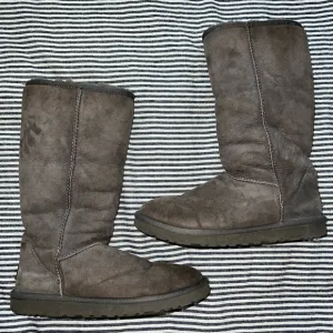 UGG Australia Gray Suede 5815 Classic Tall Boots size 8 Uggs