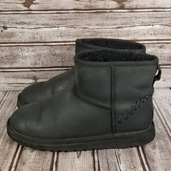 UGG Australia Men's 6 Classic Mini Stitch Deco Boots Black Leather Sheepskin