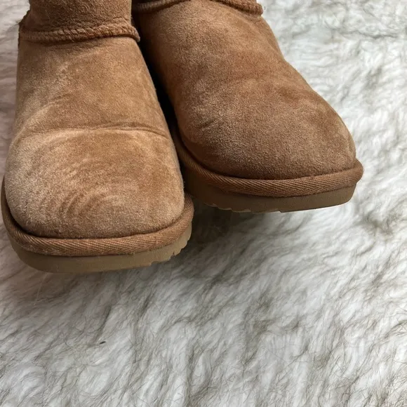 UGG AUSTRALIA Shearling CLASSIC TALL CHESTNUT BROWN BOOTS Size 4.