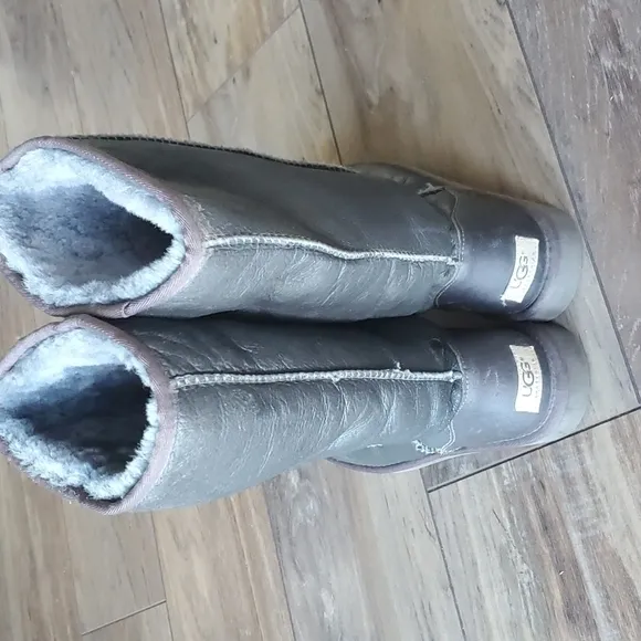 Ugg Australia Women Sheepskin Metallic Pewter Classic Tall 5823 boots shoes