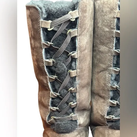 UGG Australia Womens RoseberryWinter Boots Brown LeatherSheepskin Size 8 used