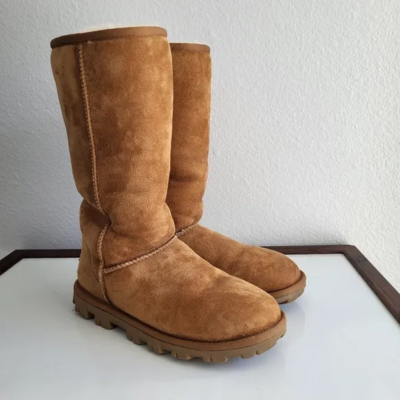 UGG Australia Women's Suede Tall Sheep Skin Classic Cuff Boots.