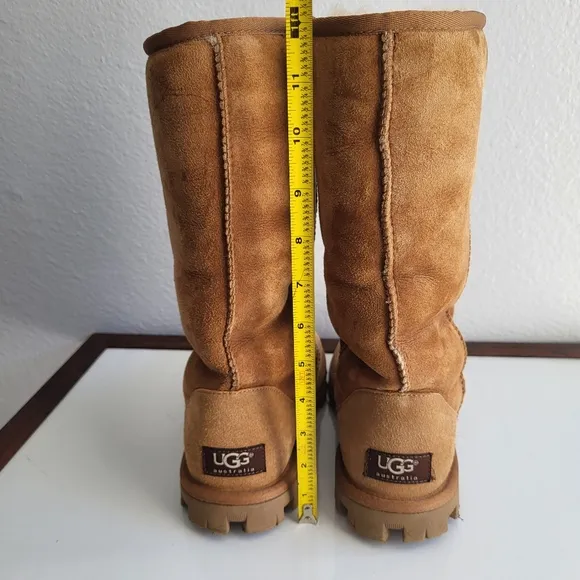 UGG Australia Women's Suede Tall Sheep Skin Classic Cuff Boots.