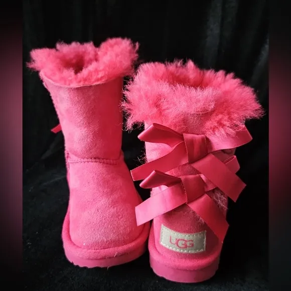 UGG Bailey Bow Suede Fuchsia Hot Pink Color Classic Toddler Girl's Boots Size 8