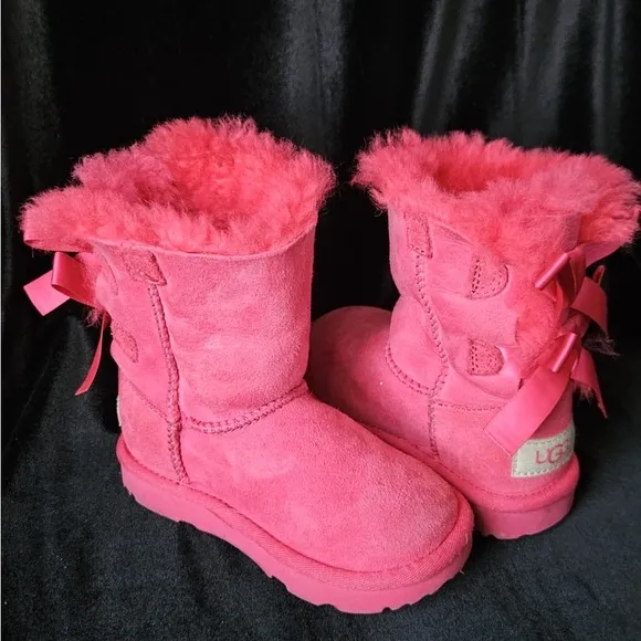 UGG Bailey Bow Suede Fuchsia Hot Pink Color Classic Toddler Girl's Boots Size 8