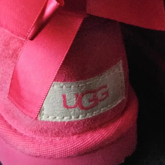 UGG Bailey Bow Suede Fuchsia Hot Pink Color Classic Toddler Girl's Boots Size 8
