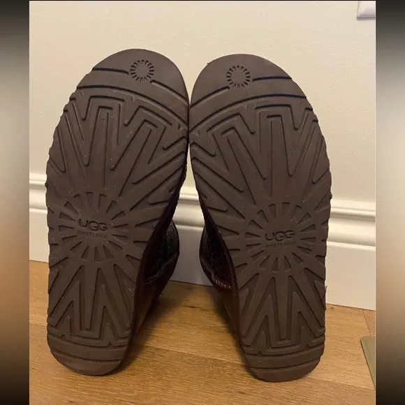 Ugg Boots men’s Size 9, women’s 10.5 - limited edition!