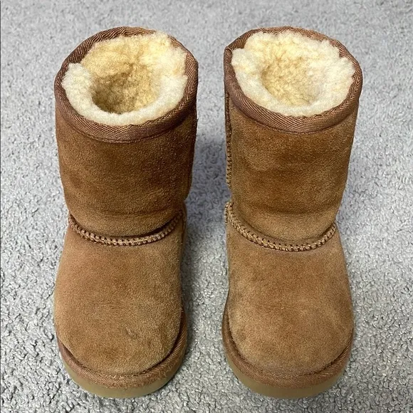 UGG Chestnut Brown Classic Toddler Size 8 Furry Boots