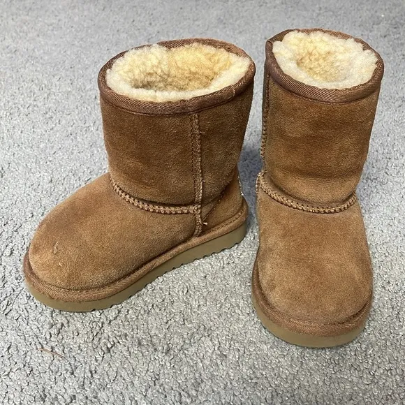 UGG Chestnut Brown Classic Toddler Size 8 Furry Boots