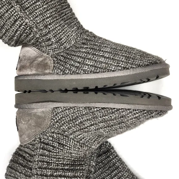 UGG Classic Cardigan Knit Boots in Gray size 8
