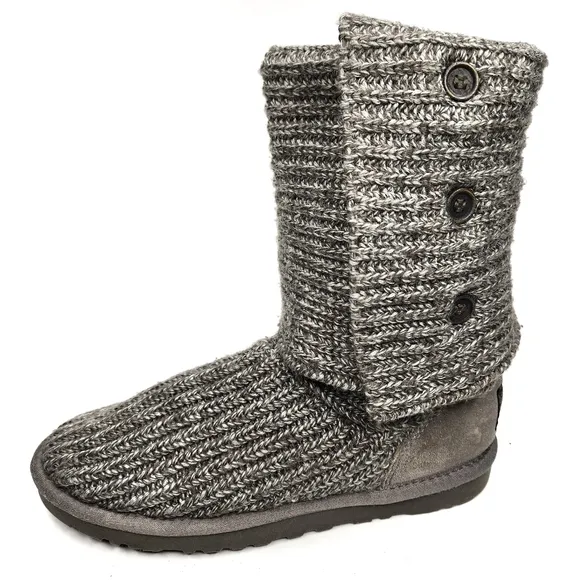 UGG Classic Cardigan Knit Boots in Gray size 8
